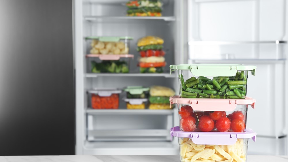 plastové krabičky do lednice pomáhají uchovat čerstvost potravin